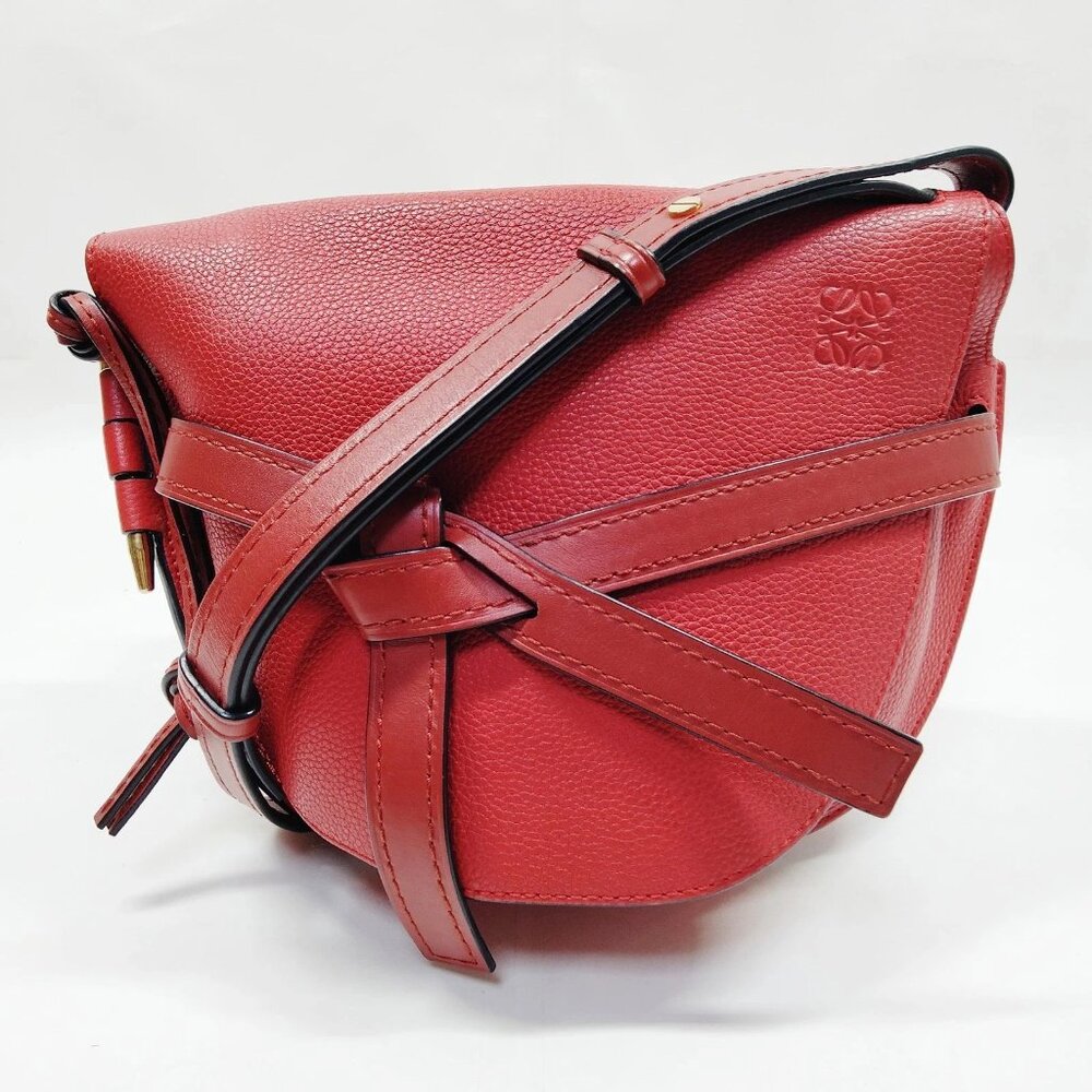 Authentic LOEWE Shoulder Bag Red Leather mn631-021826